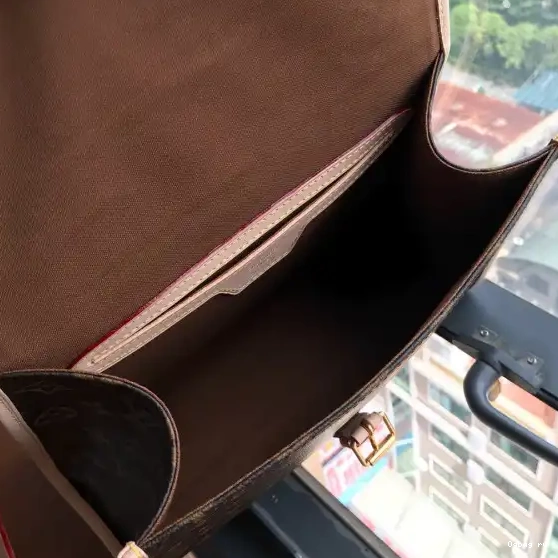 Louis Messenger Vuitton 0530
